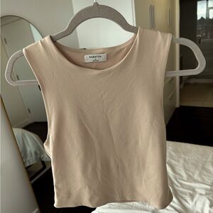 Aritzia contour muscle tank size medium
